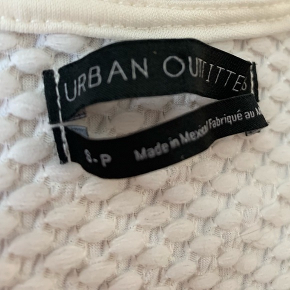 Cropped tshirt with ties - Picture 2 of 2